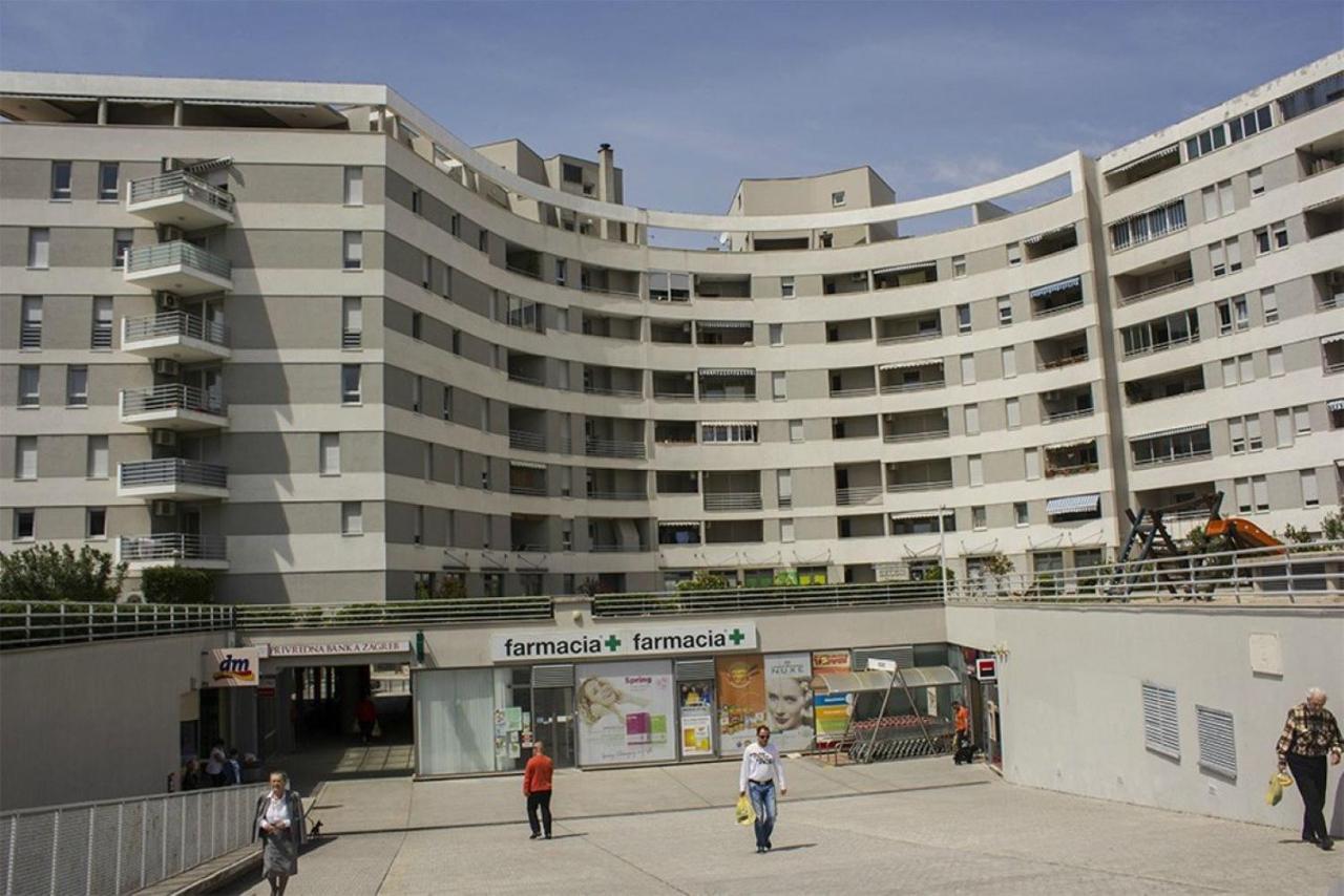 Verdi With Free Private Parking Space * Split