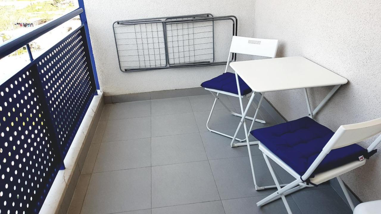 Verdi With Free Private Parking Space Split