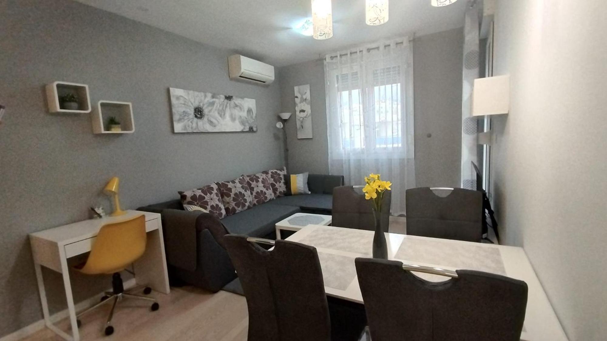 Verdi With Free Private Parking Space * Split