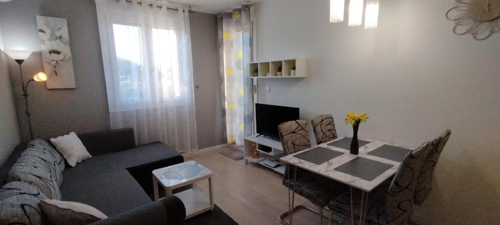 Verdi With Free Private Parking Space * Split